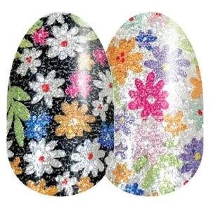 Color Street DAISY ME ROLLIN nails strips. NIP